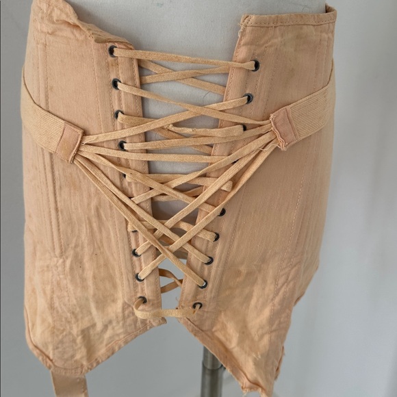 Vintage 1930s Pink Fan Lace Corset Girdle - Picture 3 of 8